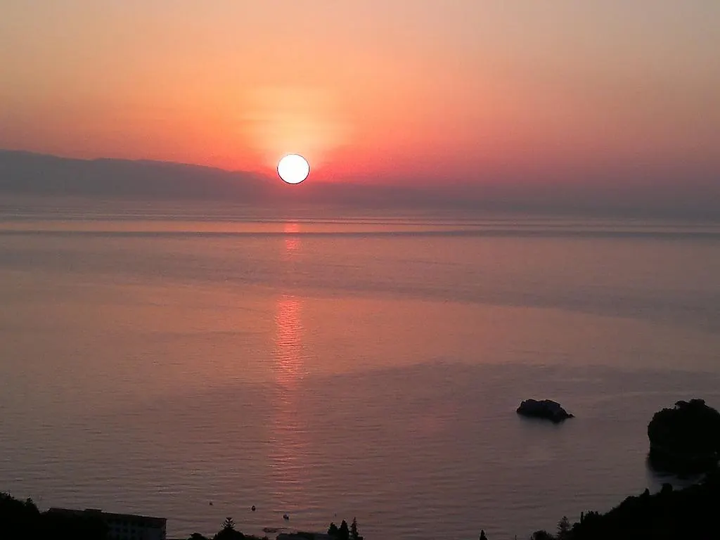 *** Bed & Breakfast B&B La Terrazza Sul Mare Taormina Italy
